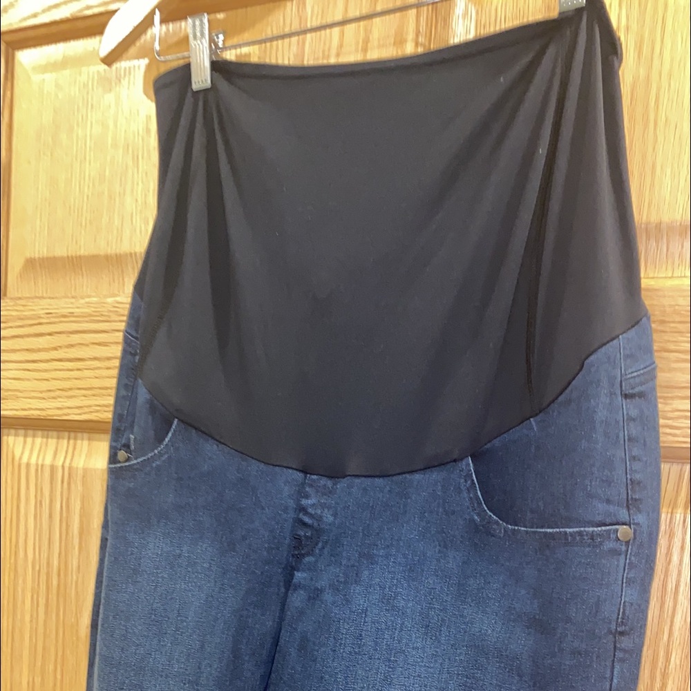 Kimi + Kai Maternity Straight Leg Denim Jeans - Picture 5 of 9